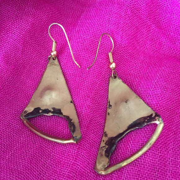 Stylish Artistic Earrings - Picture 2 of 3